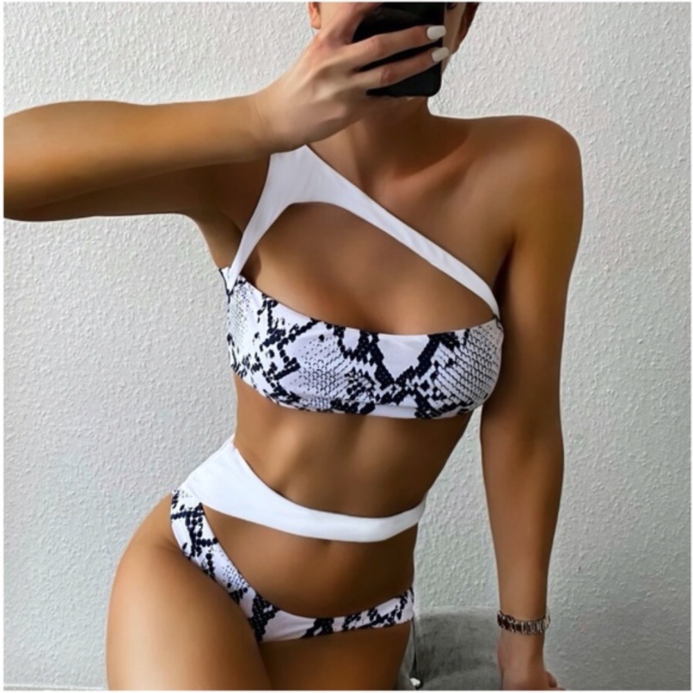 SLAY AWAY Snakeskin Print Cut out Bikini - Picture 1 of 4
